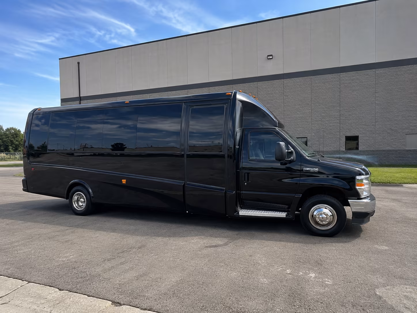 shuttle buses between whittier hotels and los angeles convention venues