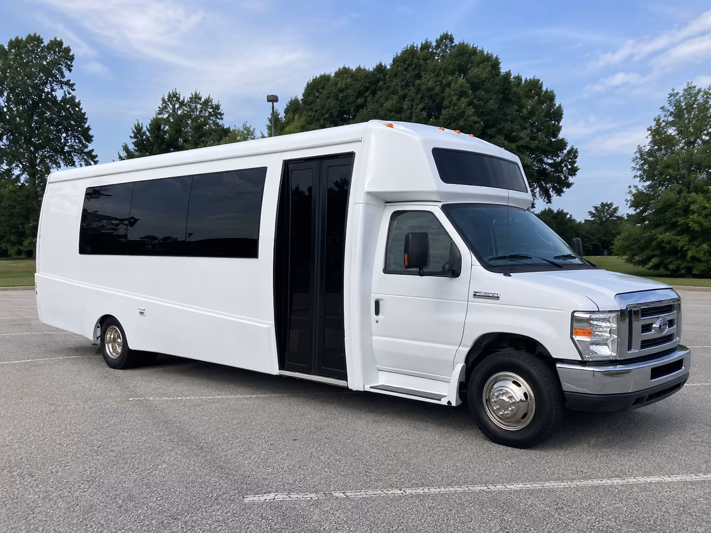 whittier 18 passenger party bus